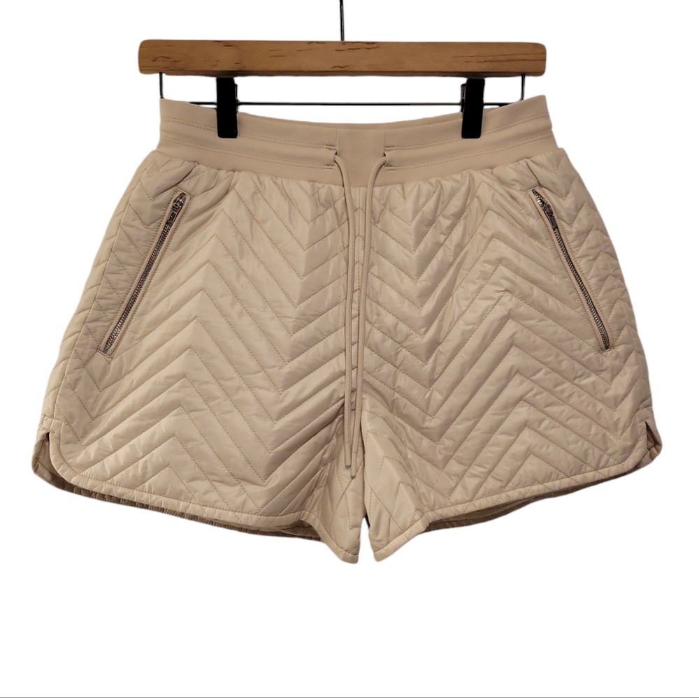Athleta, Shorts, Apres Ski Quilted Shorts, Cream Color, Women's sz 0, L-15 Inche